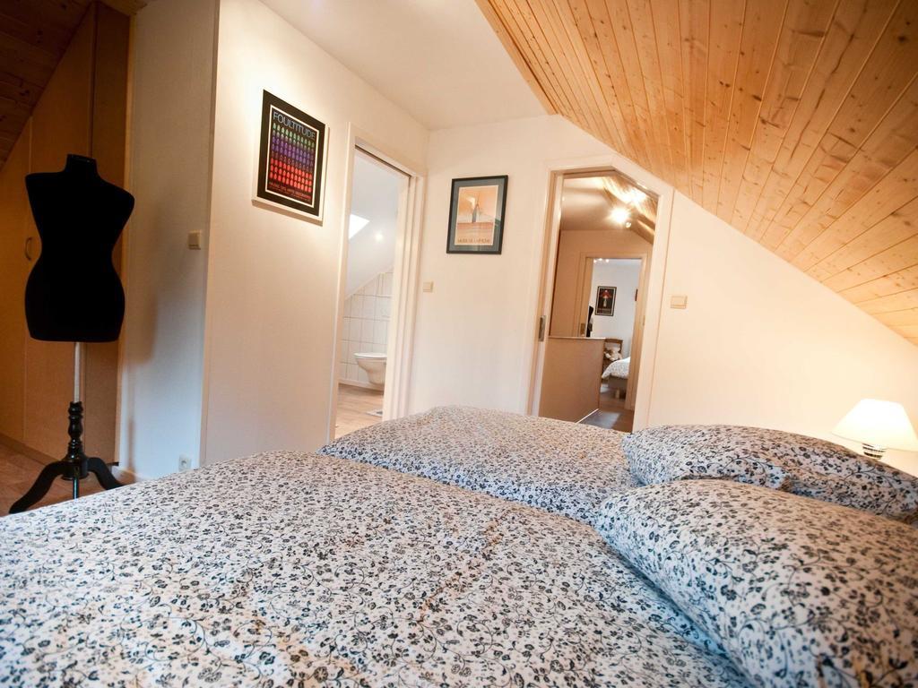 Modern Holiday Home In Stavelot With Fireplace Habitación foto