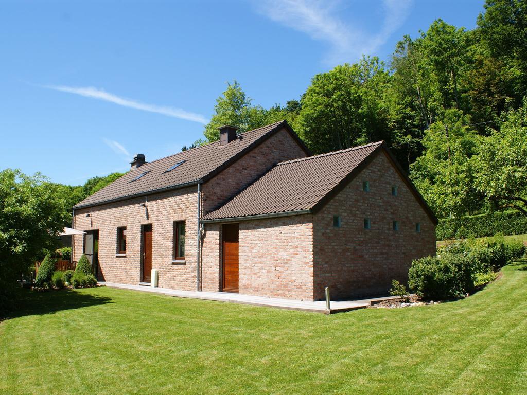 Modern Holiday Home In Stavelot With Fireplace Exterior foto